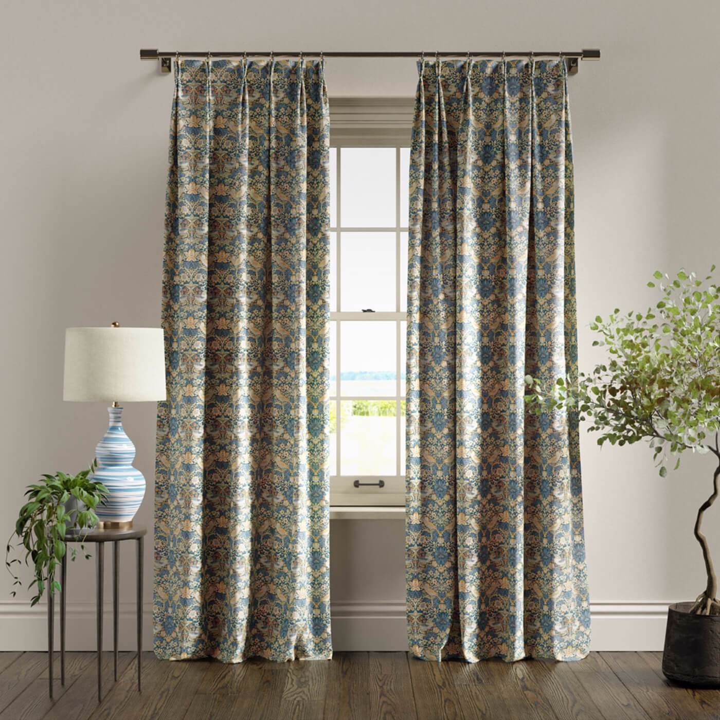 Strawberry_Thief_F167806_Curtain